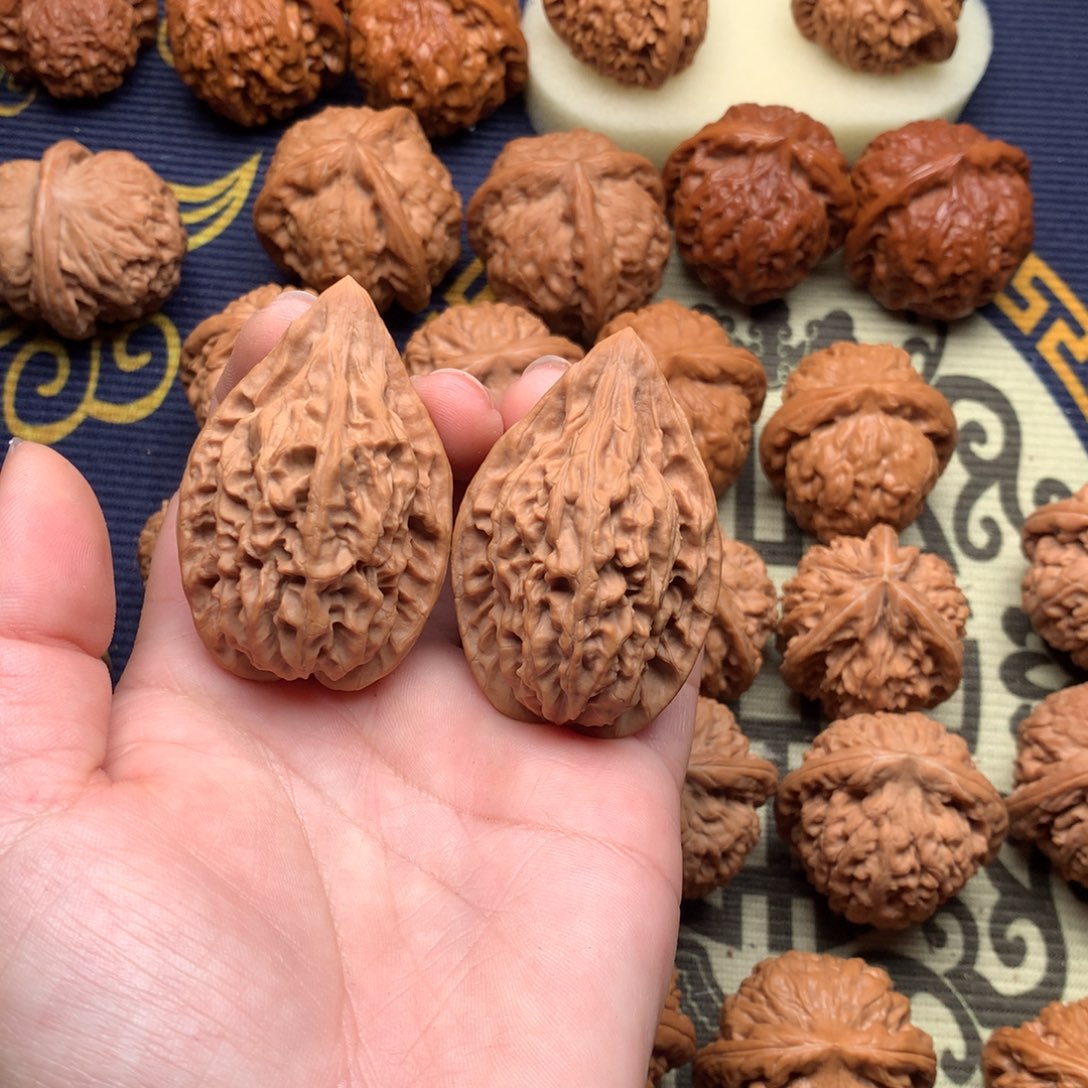 文玩核桃吊坠红樱枪35