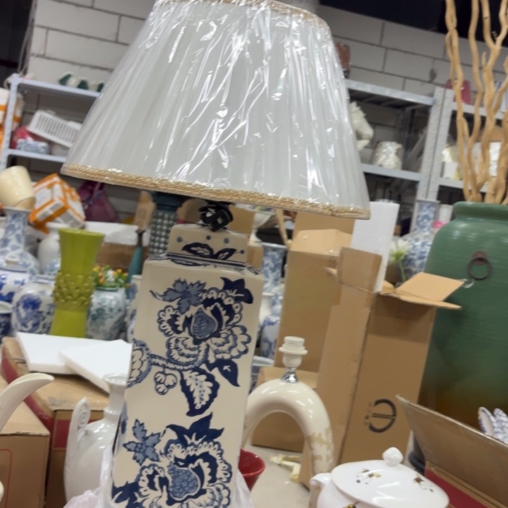 微瑕青花瓷器值得购买