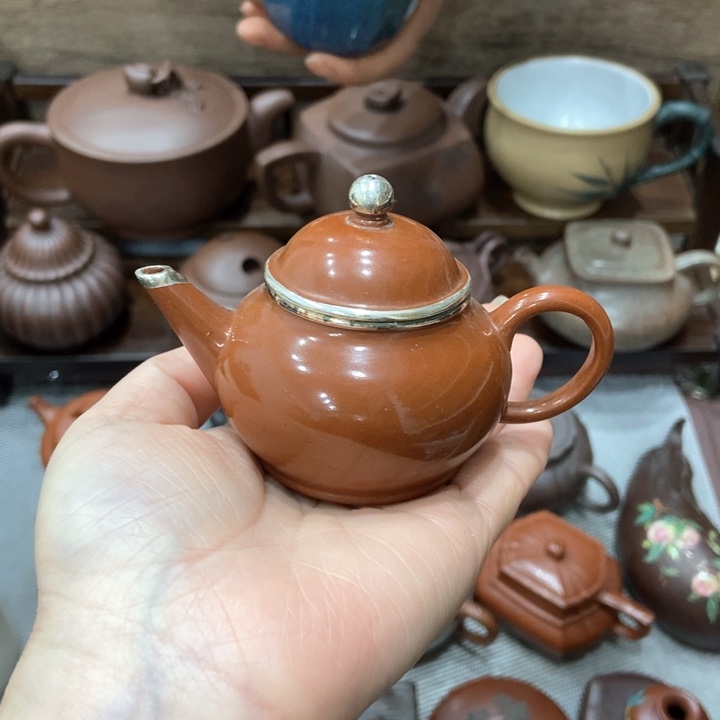 紫砂茶壶中****月宜兴紫砂