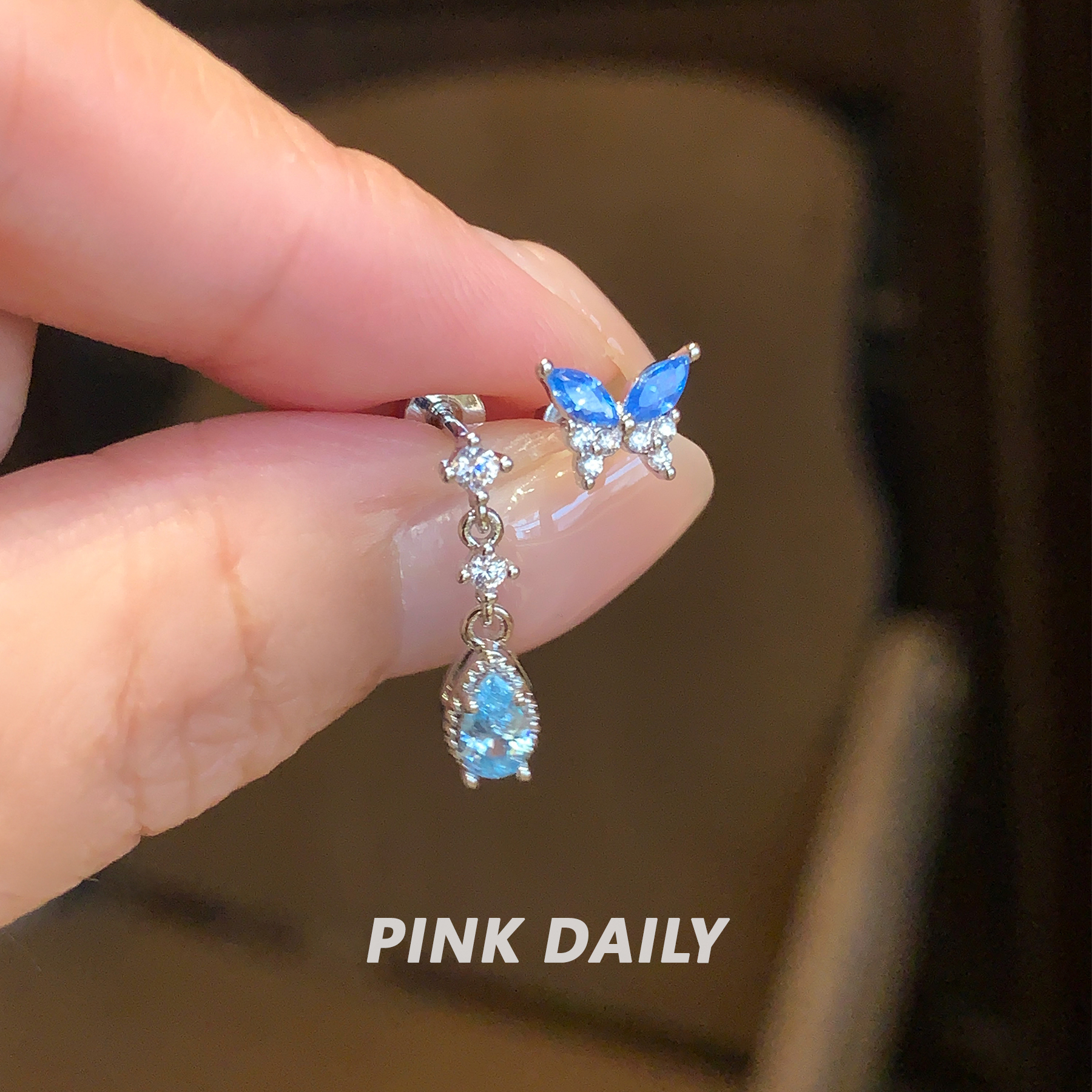 钛钢耳饰 Pink Daily蓝色蝴蝶水滴锆石双耳洞耳钉钛钢耳坠女超