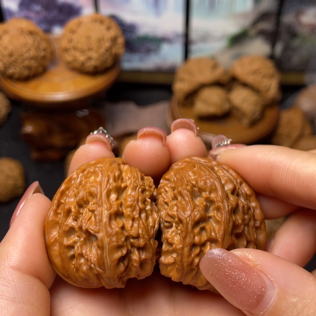 文玩核桃把件白狮子半壁江山