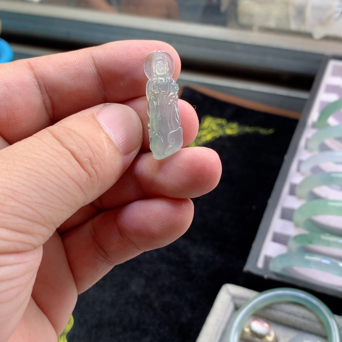 定制翡翠未镶嵌挂件