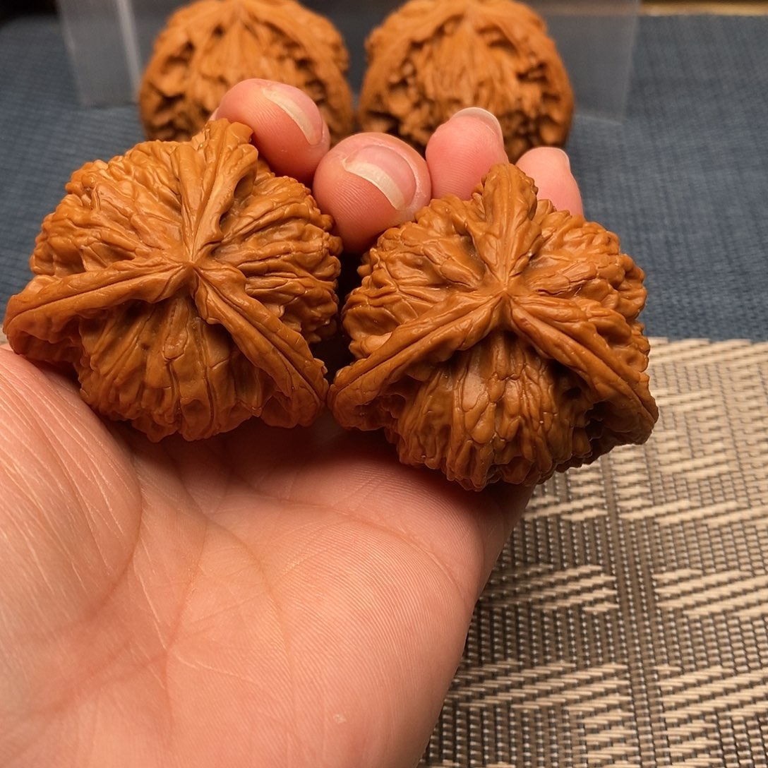 下****文玩核桃吊坠三棱