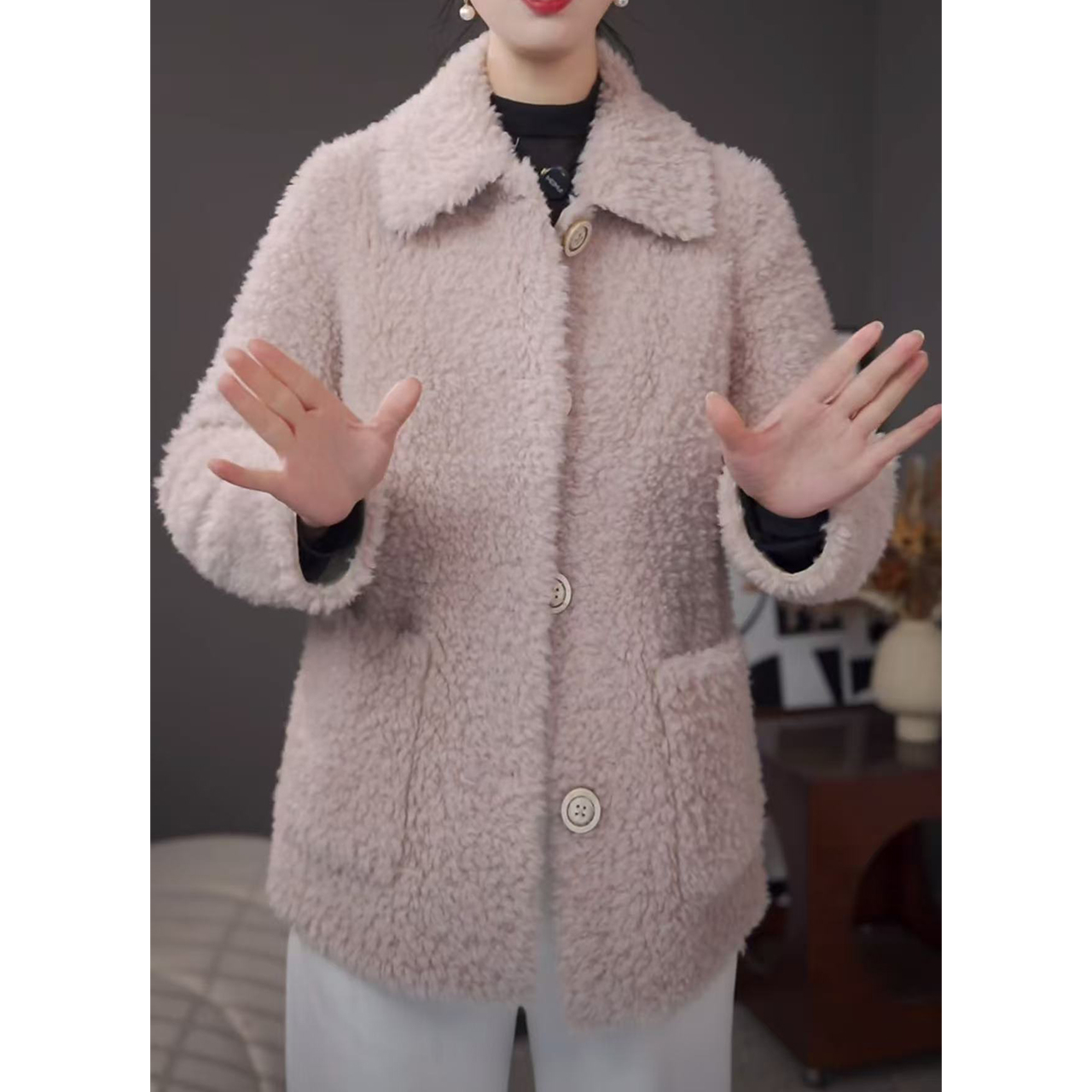 海宁2025年女款流行外套秋冬新款毛毛外套羊剪绒上衣羊羔毛外套