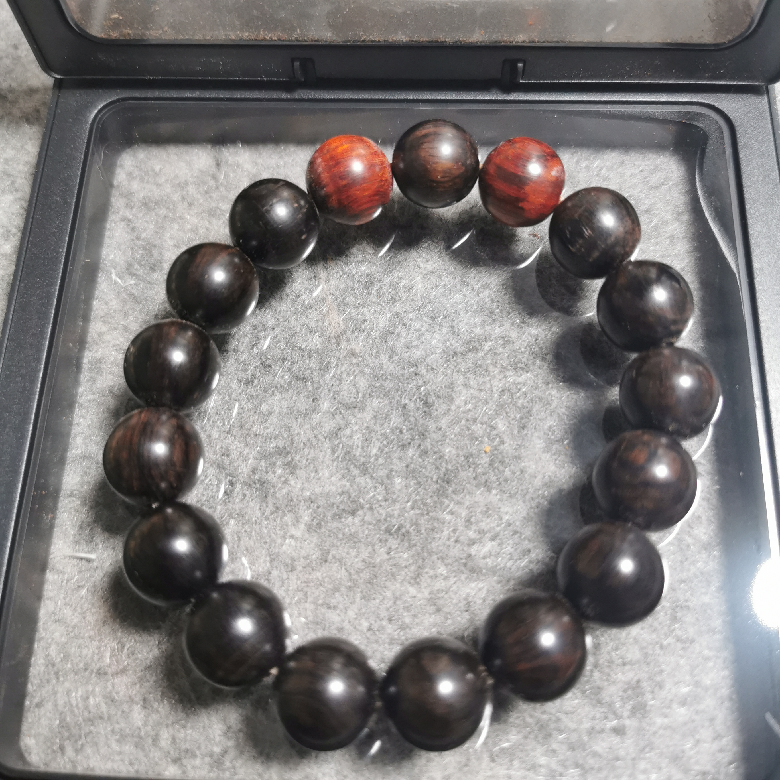 16，紫光檀配紫檀顶珠，卡12尺寸17颗。纯手工制作无科技一物一拍