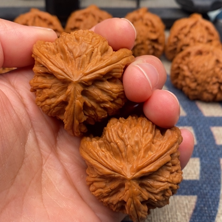 吊坠文玩核桃?****ヾ三棱 