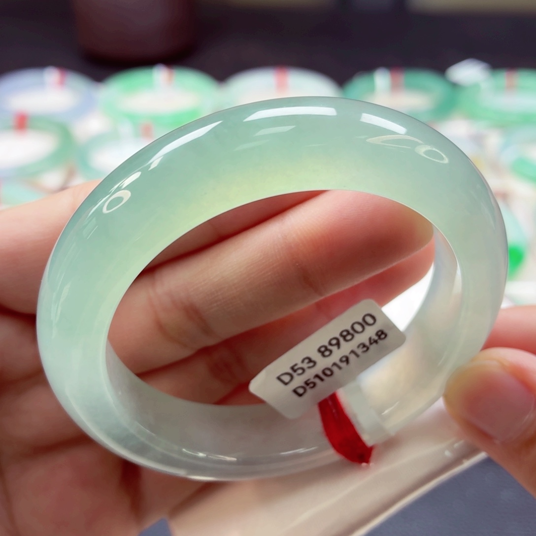 翡翠未镶嵌手镯24号冰透晴绿化水起光99