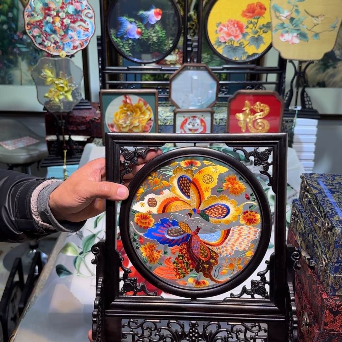 刺绣刺绣工艺精湛