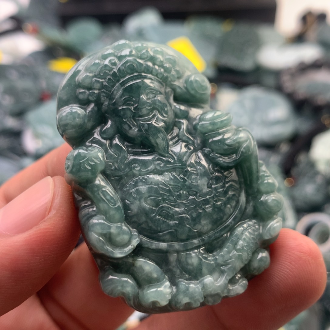 颈饰未镶嵌翡翠财神