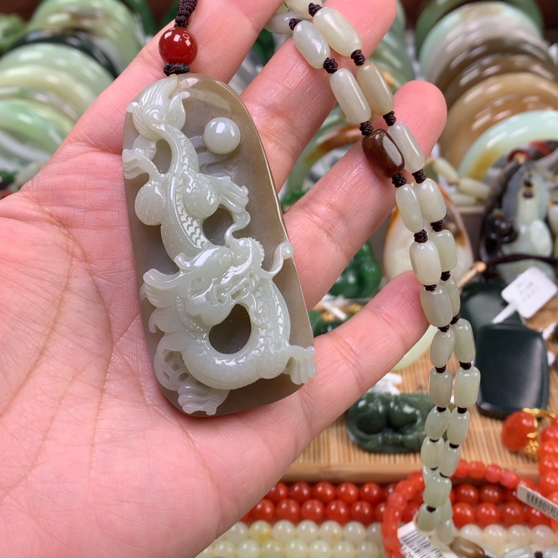 和田玉未镶嵌颈饰