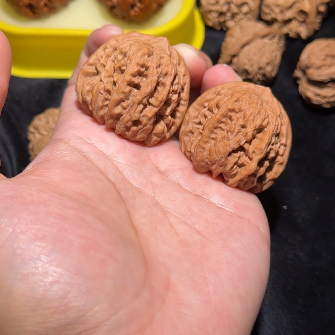 彪***༽文玩核桃吊坠凹底