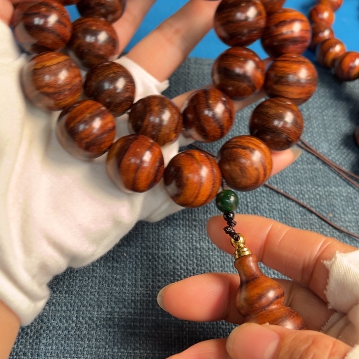 斌***哥黄花梨油梨山料规格2.0