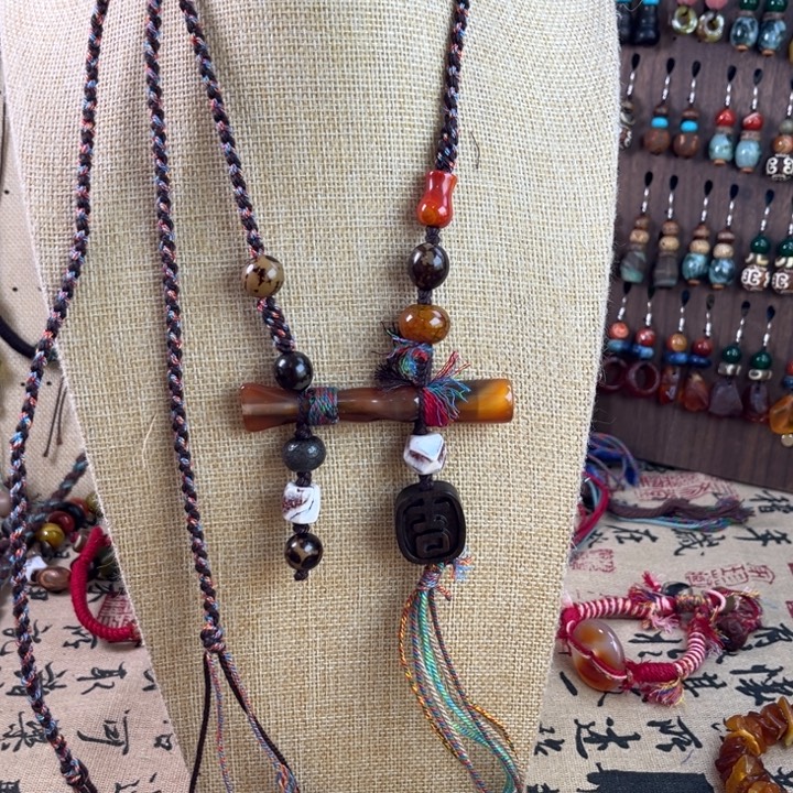 玛瑙/玉髓合金颈饰