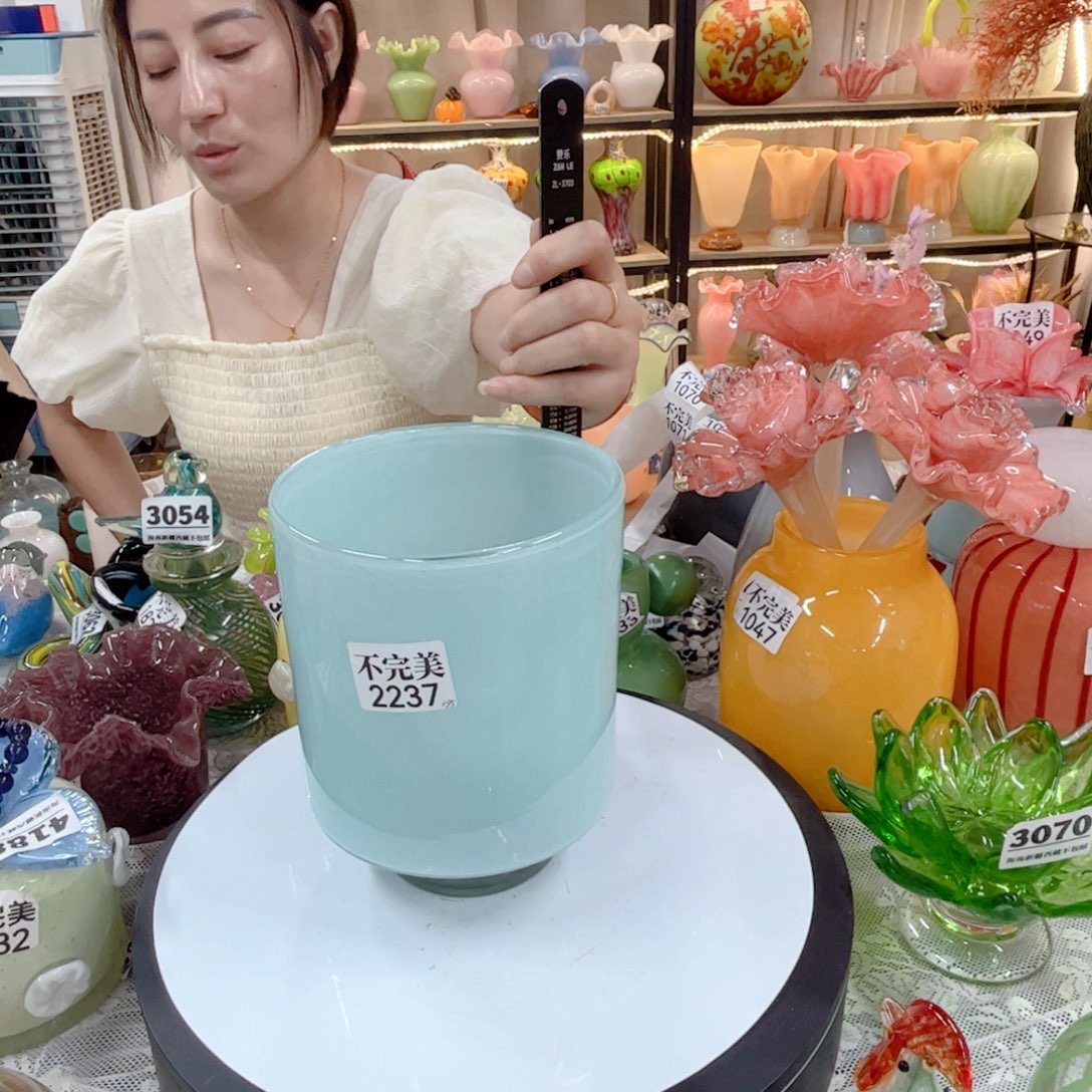 2237 琉璃花瓶摆件不完美