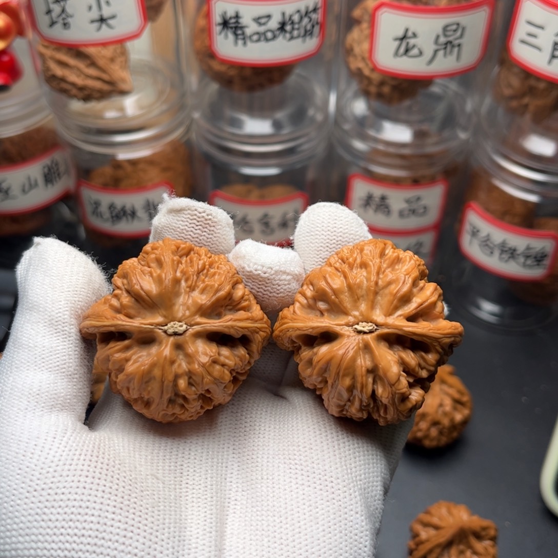用***8文玩核桃把件44全品球筋