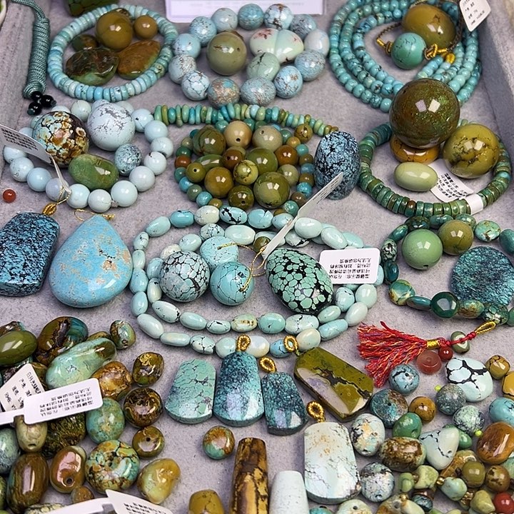 绿松石未镶嵌珠宝奇石