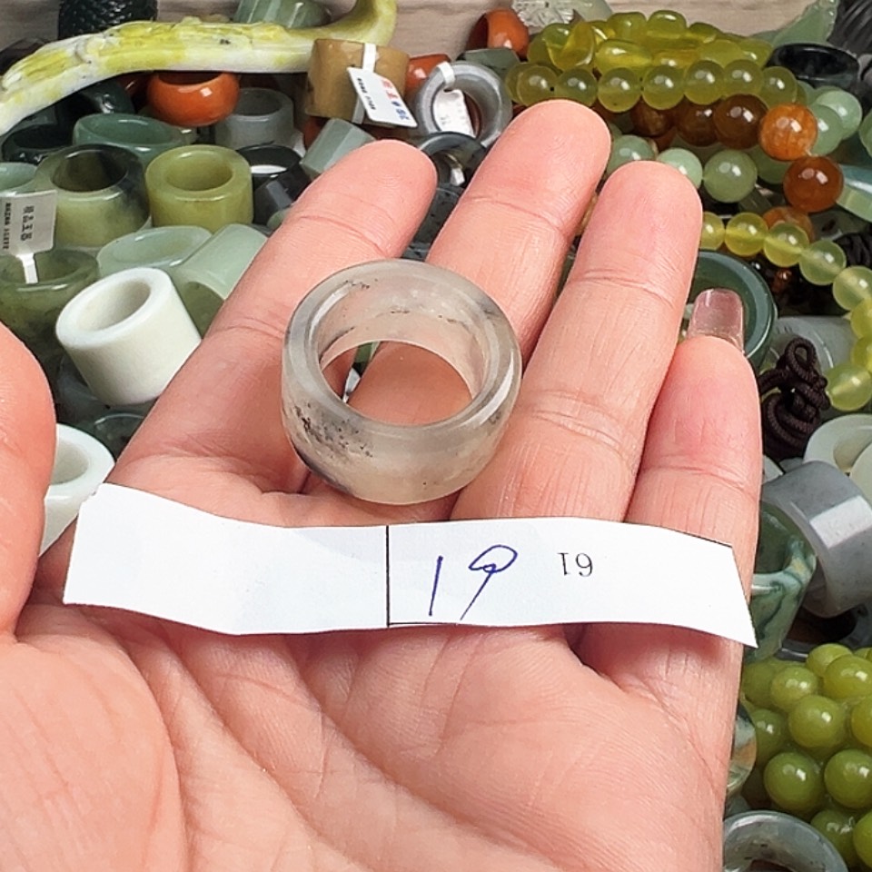 【闪购商品】未镶嵌蛇纹石玉戒指小***0