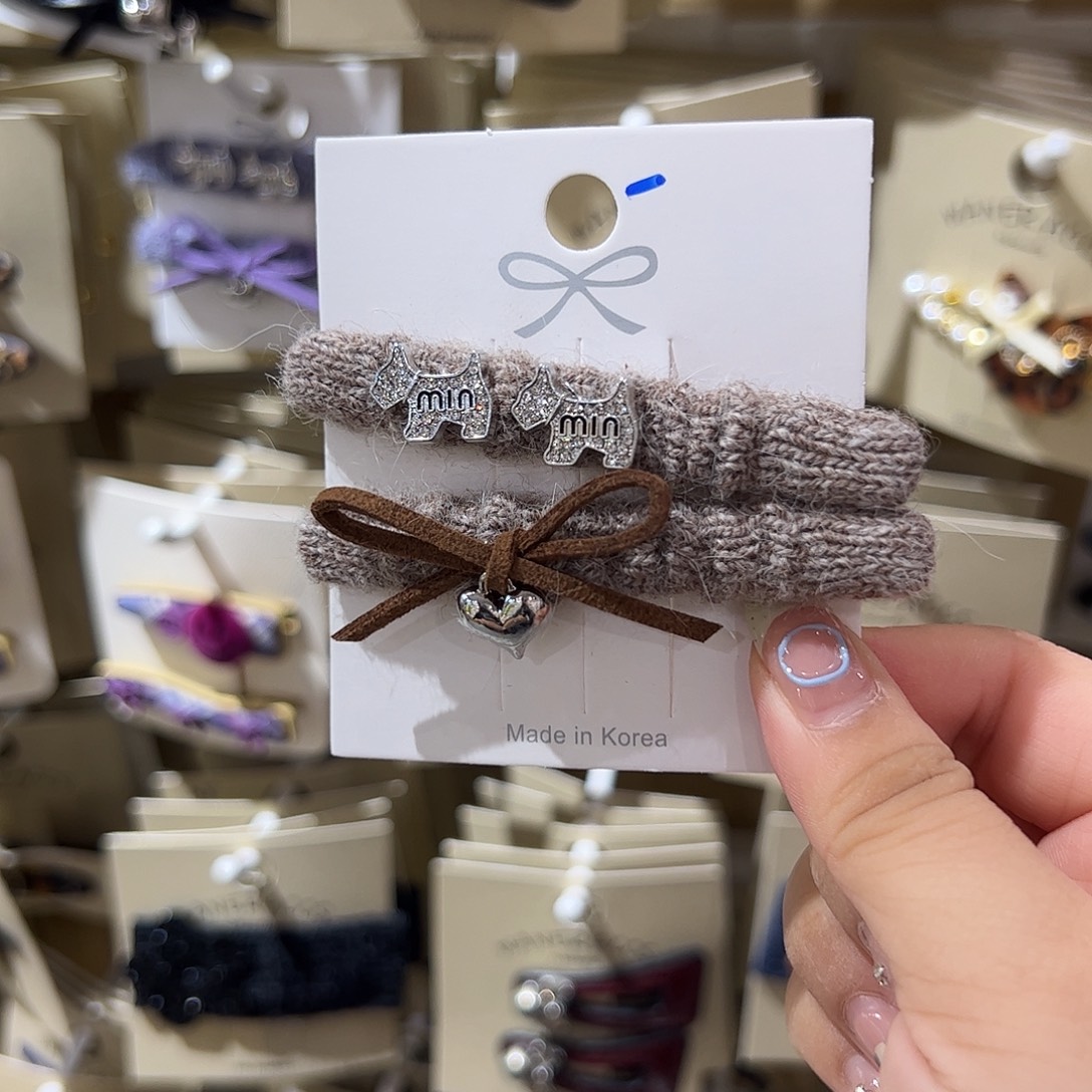 皮质非金属杏色毛线鸭夹一对