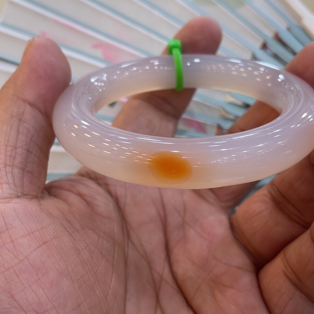 玛瑙/玉髓手镯未镶嵌沐*?