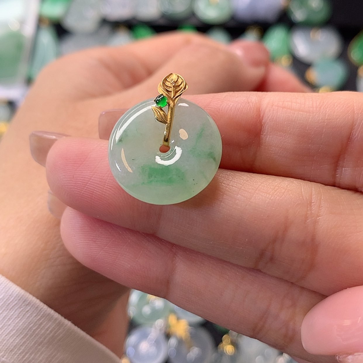 【闪购商品】翡翠吊坠(赠链)18K金镶嵌