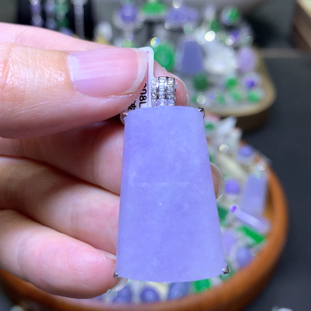 【闪购商品】翡翠颈饰18K金镶嵌翡翠吊坠项链