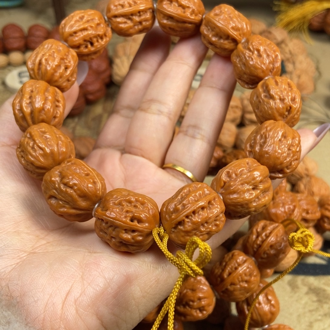 小***杨文玩核桃吊坠水晶蛤蟆头文玩核桃