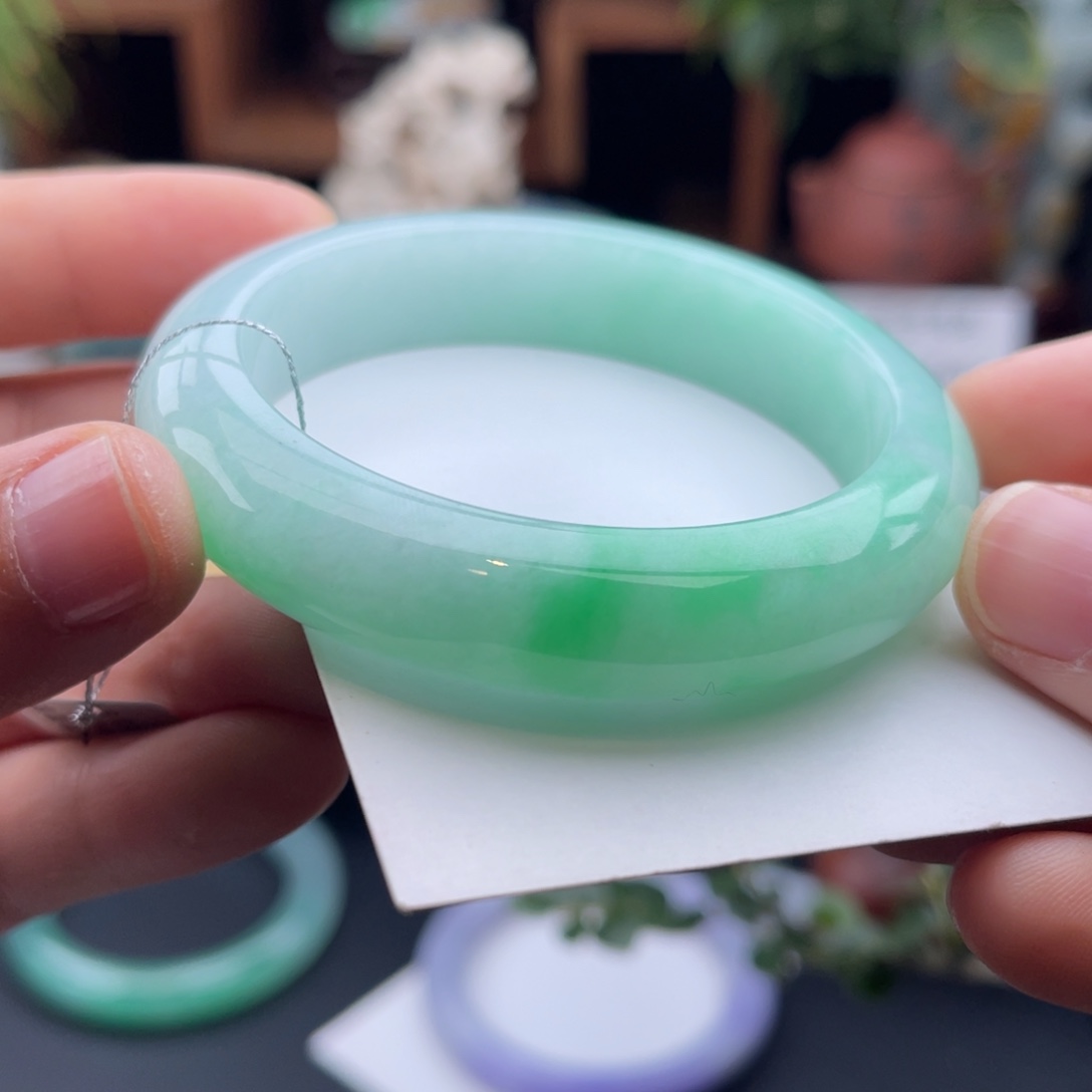 未镶嵌手镯翡翠绿翠