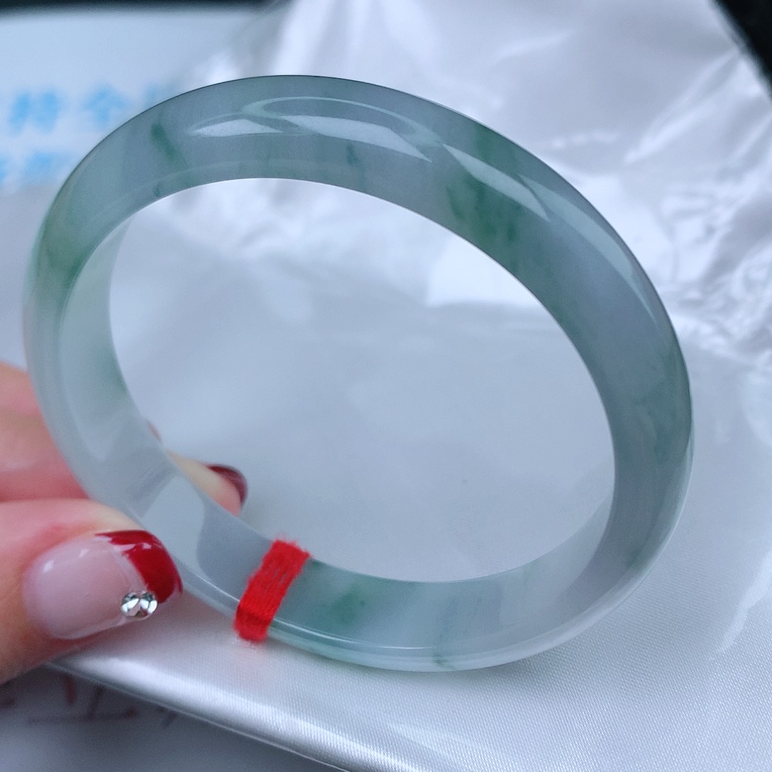 翡翠手镯未镶嵌天然