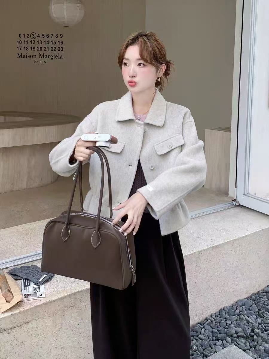 2025秋冬季女生设计师大衣款外套 JYNZJYFMQJ39102926