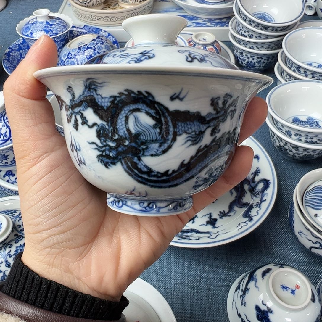 青花双龙海水盖碗微瑕