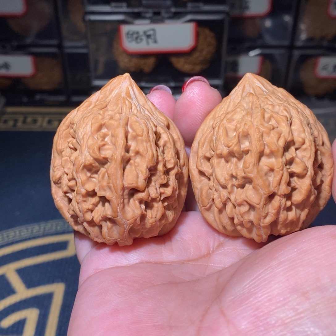 早***利文玩核桃把件大沽石