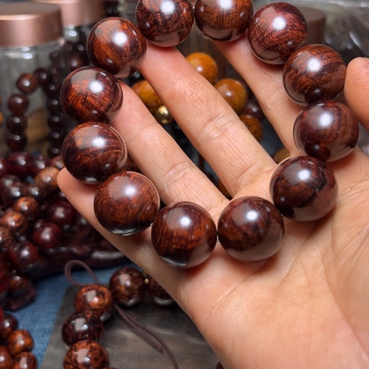 金***菜花梨木类端景台海南黄花梨2.0老料水波手串