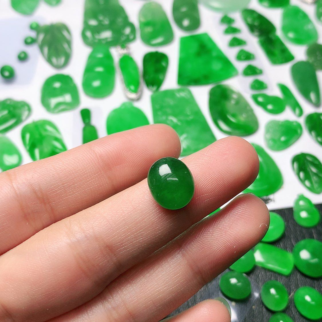 【闪购商品】翡翠颈饰未镶嵌?****姐翡翠