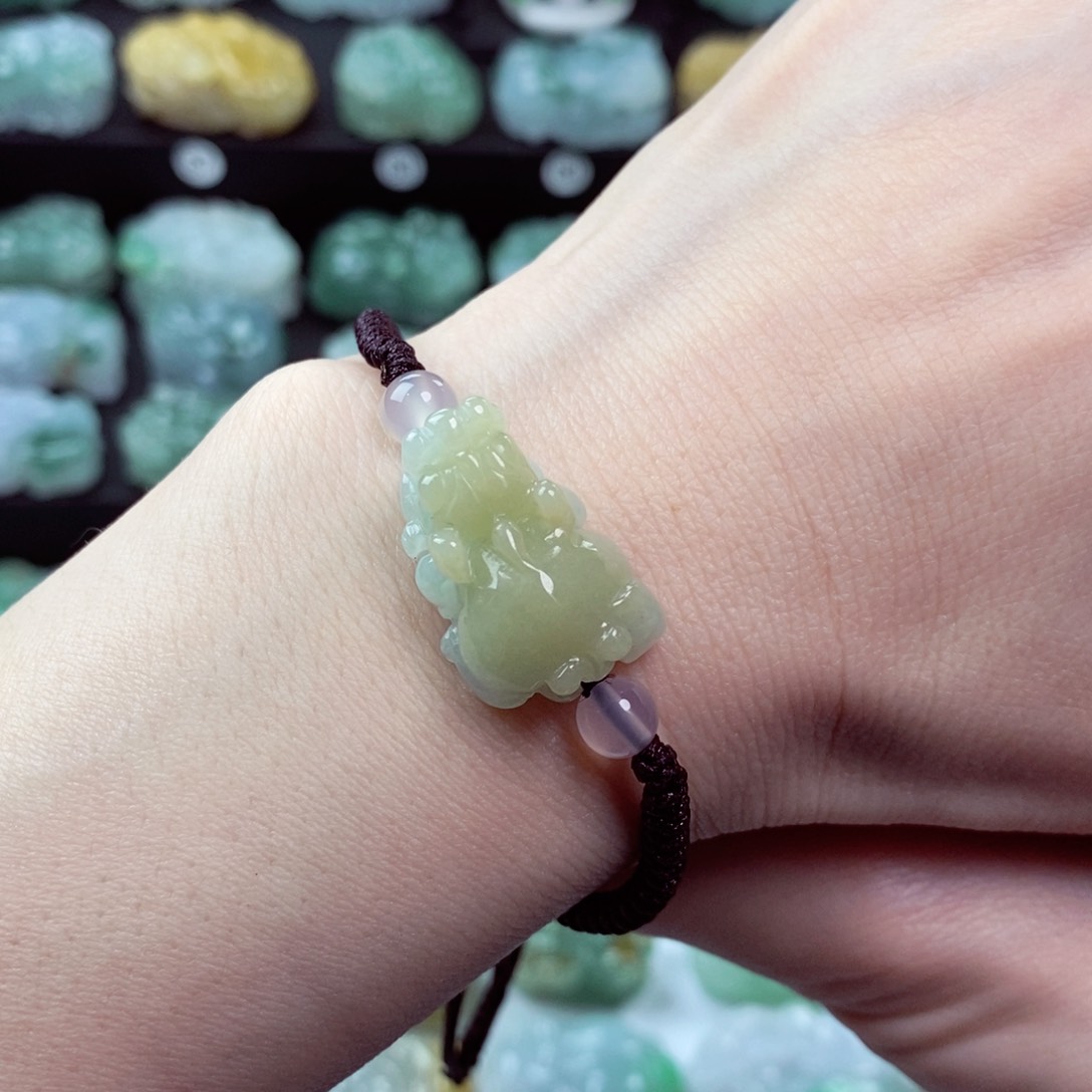 翡翠颈饰未镶嵌天然