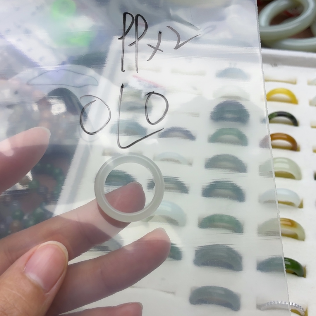 0***0和田玉未镶嵌手镯