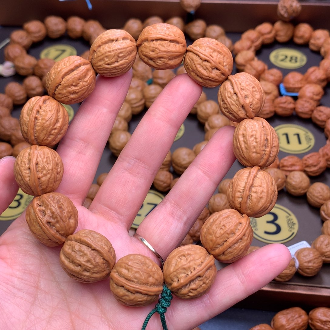 文玩核桃手串20尺寸