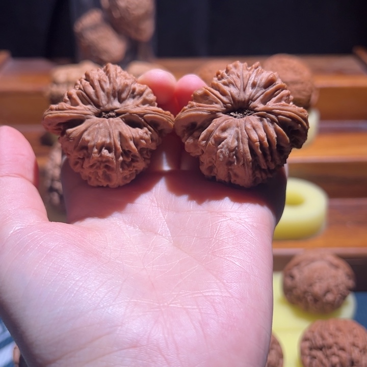 好***哥文玩核桃吊坠45全品三角疆