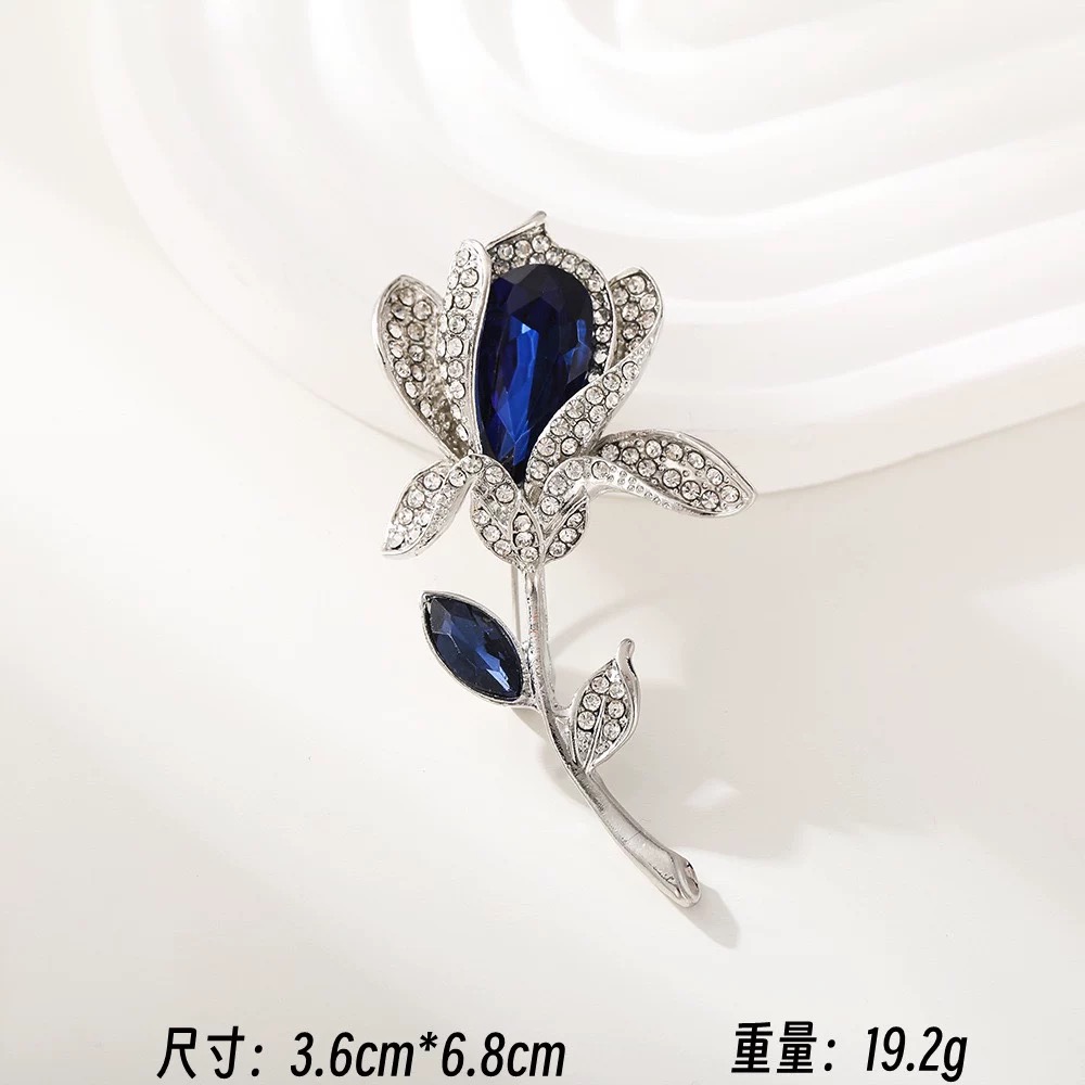 铜合金胸针 轻奢高档时尚百搭简约银色优雅奢华胸针8128