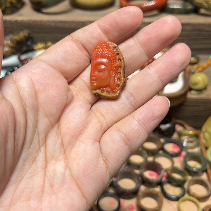 榴***莲岫岩河磨玉（透闪石质玉）未镶嵌手镯