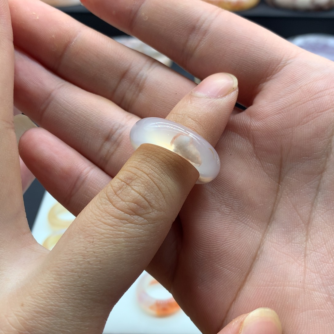 【闪购商品】玛瑙/玉髓手镯未镶嵌执*丷