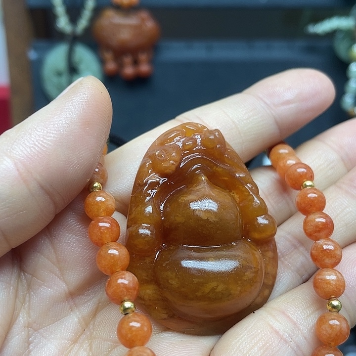 未镶嵌蛇纹石玉颈饰