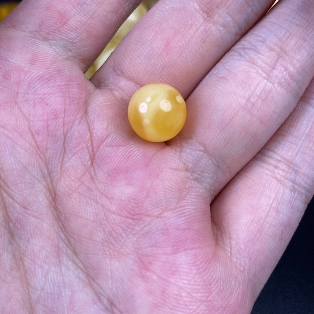 裸石琥珀未镶嵌胶皮8