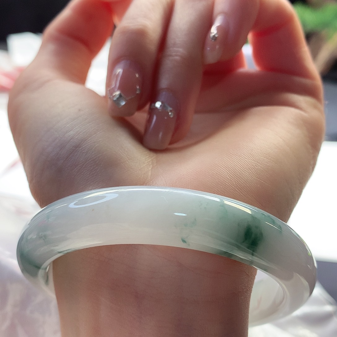 翡翠手镯未镶嵌天然翡翠59-60晴水飘绿花