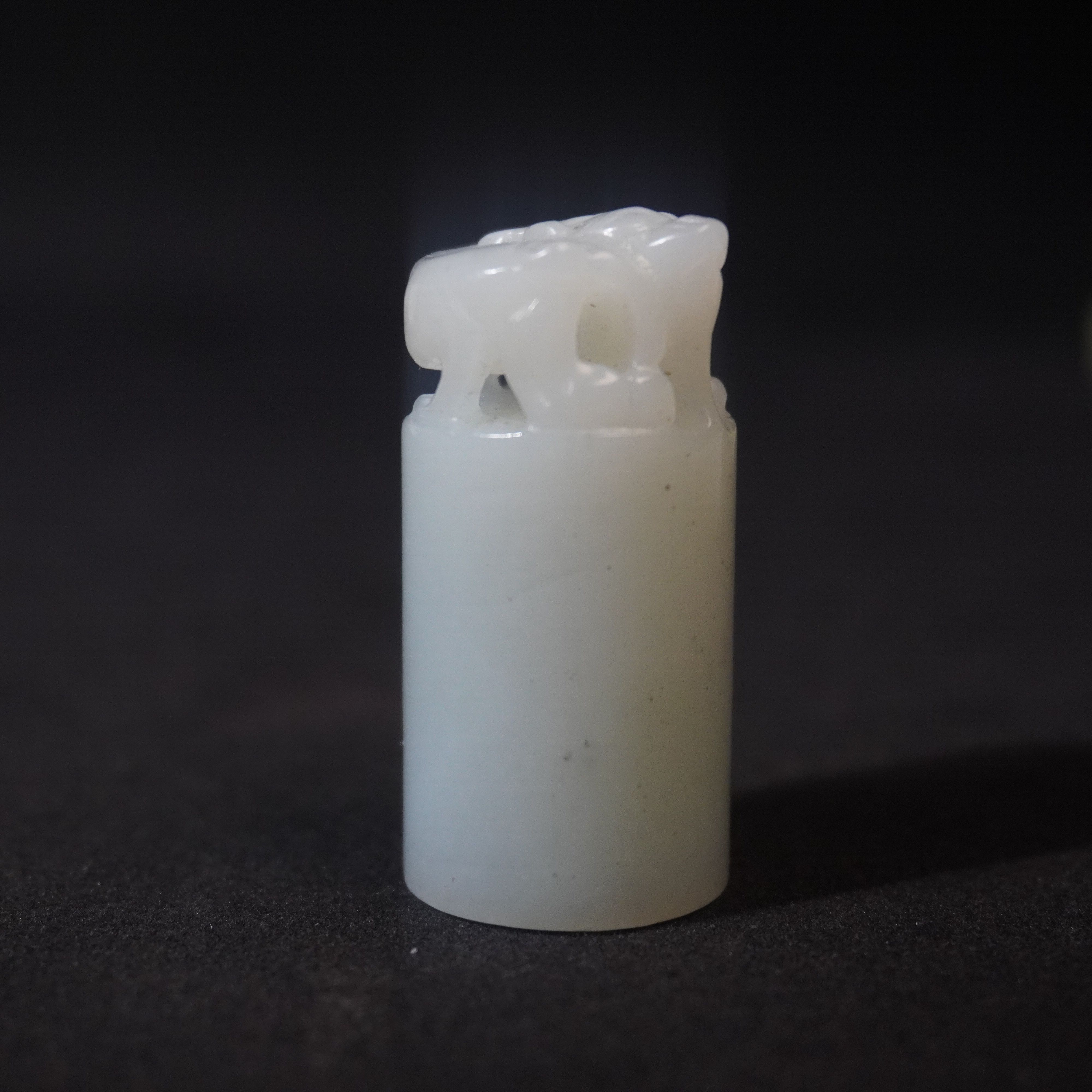 3NO16  清  和田玉瑞兽印纽