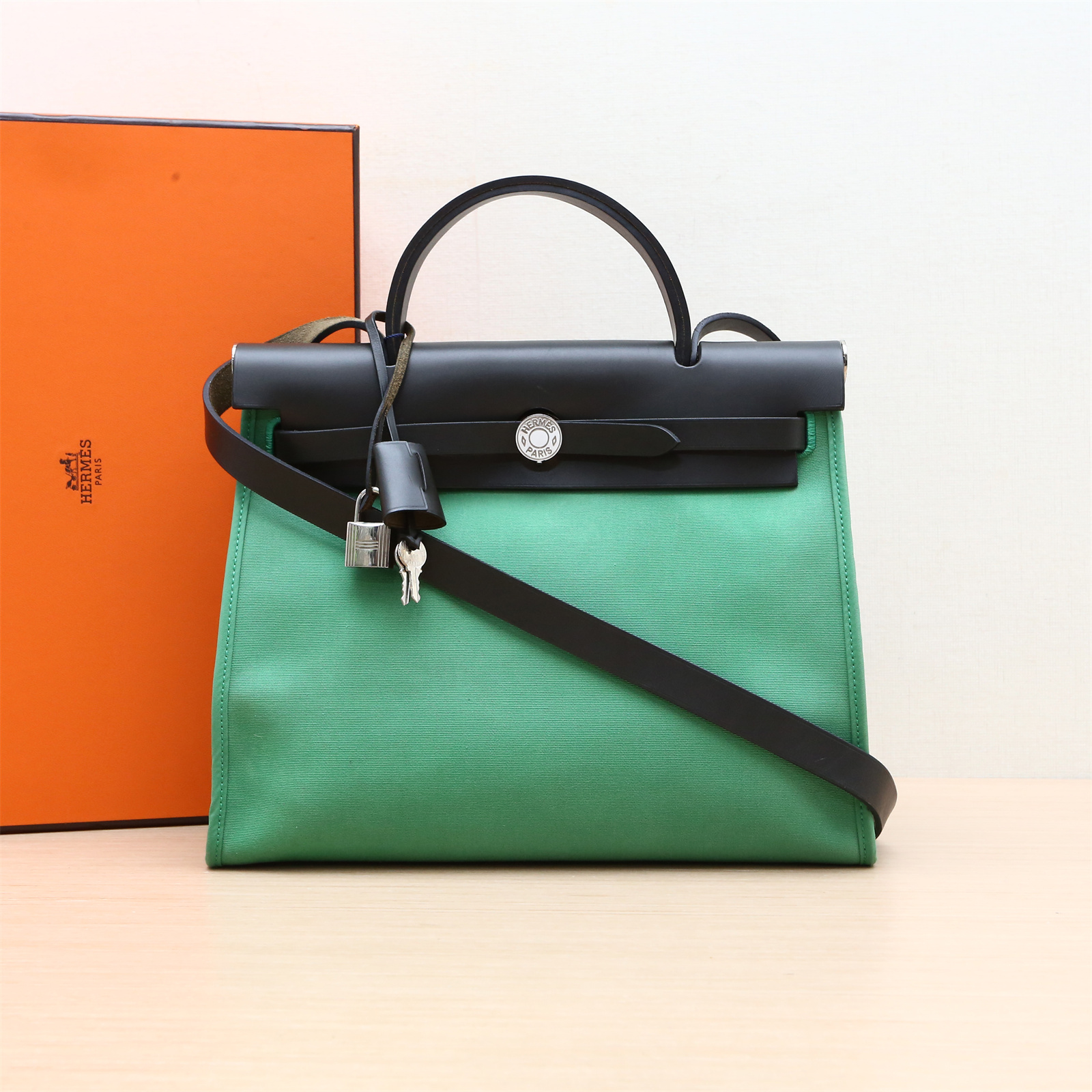 95新 Hermes/爱马仕 攀攀 Herbag31黑拼竹子绿帆布/Hunter牛皮A刻