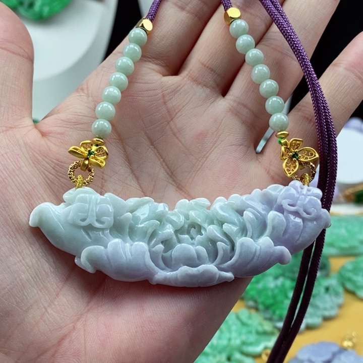 翡翠颈饰未镶嵌翡翠吊坠