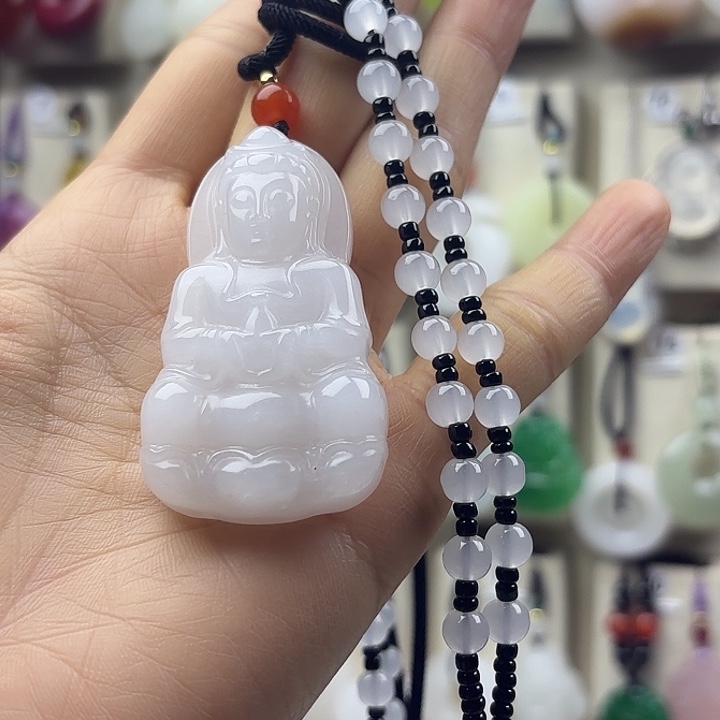 想***前石英质玉未镶嵌颈饰