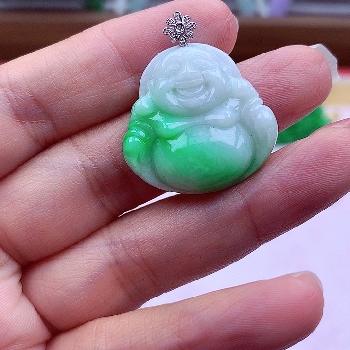 翡翠颈饰18K金镶嵌翡翠