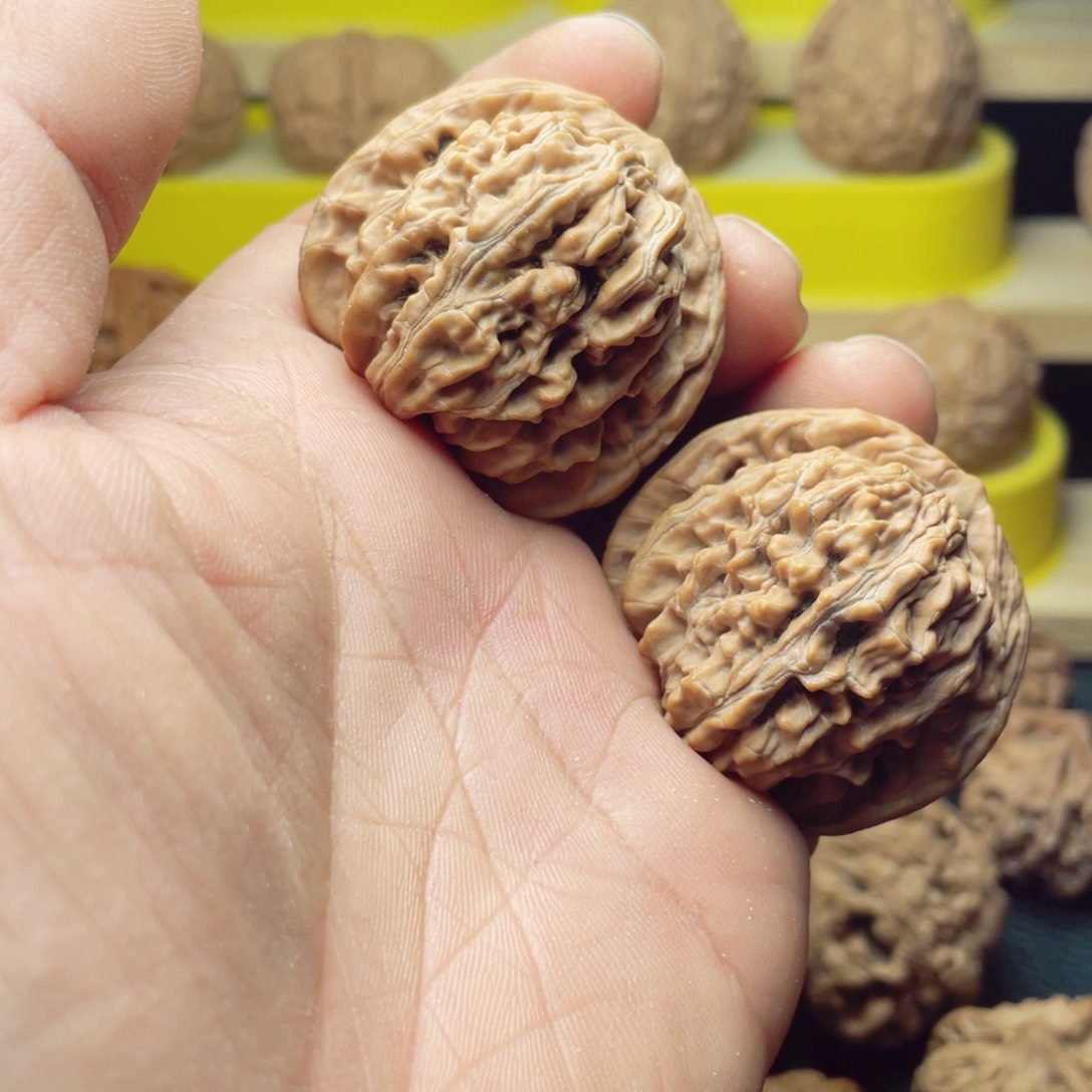 文玩核桃把件半*猫四座楼