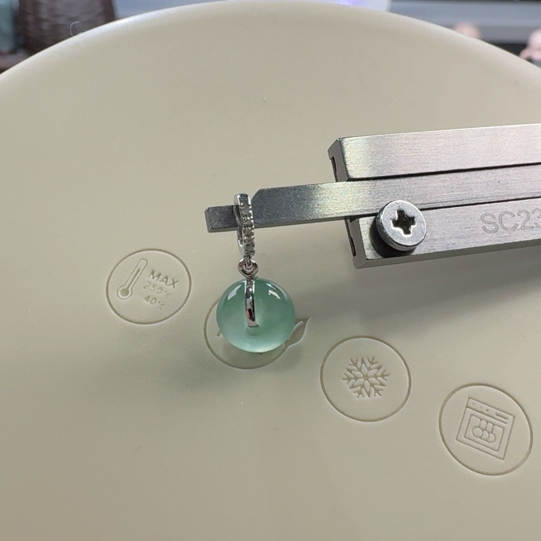 翡翠颈饰未镶嵌鼓珠小滴溜